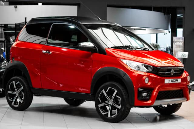 Aixam Crossover Premium Emotion Brommobiel Occasion Parelmoerrood Metallic