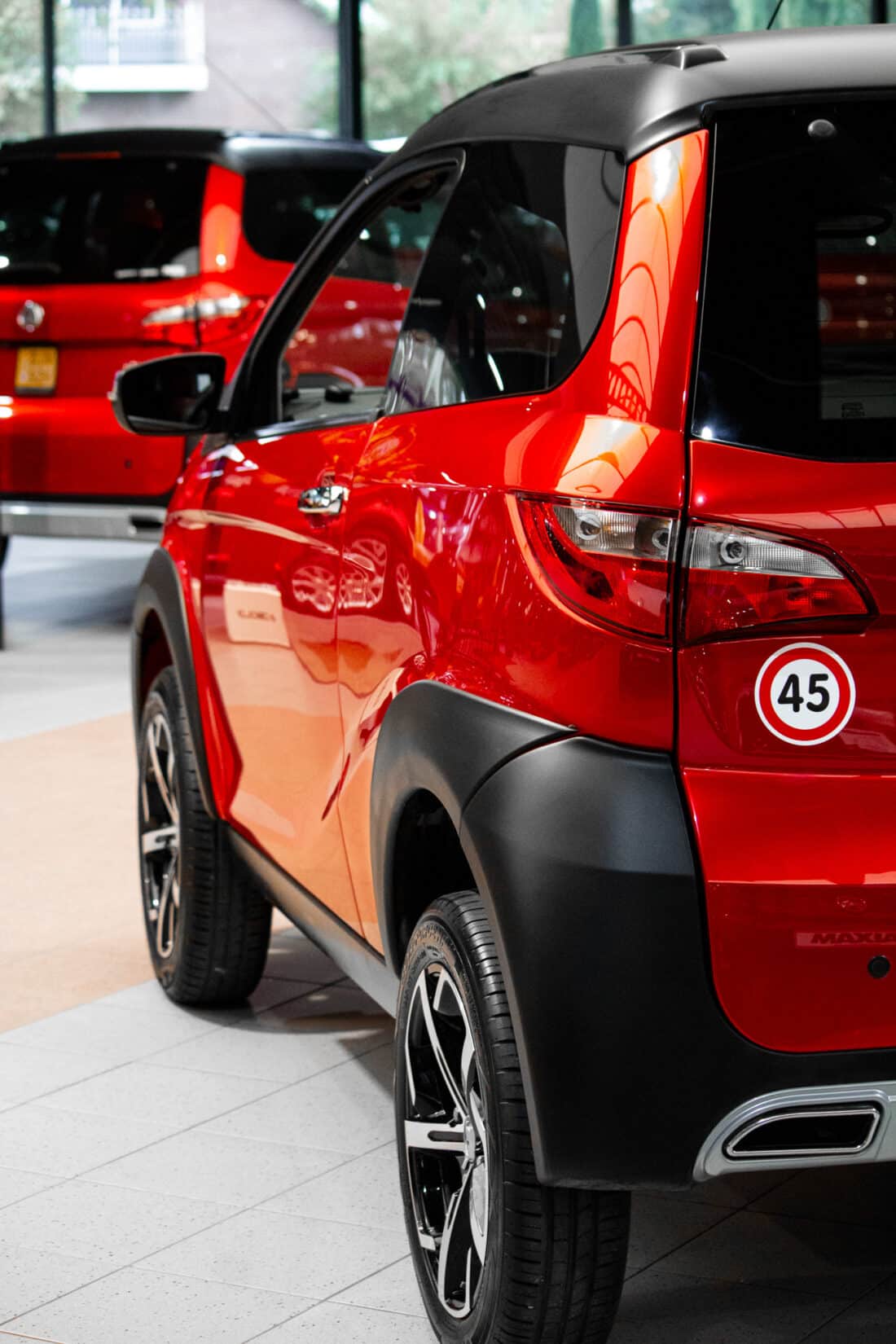 Aixam Crossover Premium Emotion Brommobiel Occasion Parelmoerrood Metallic