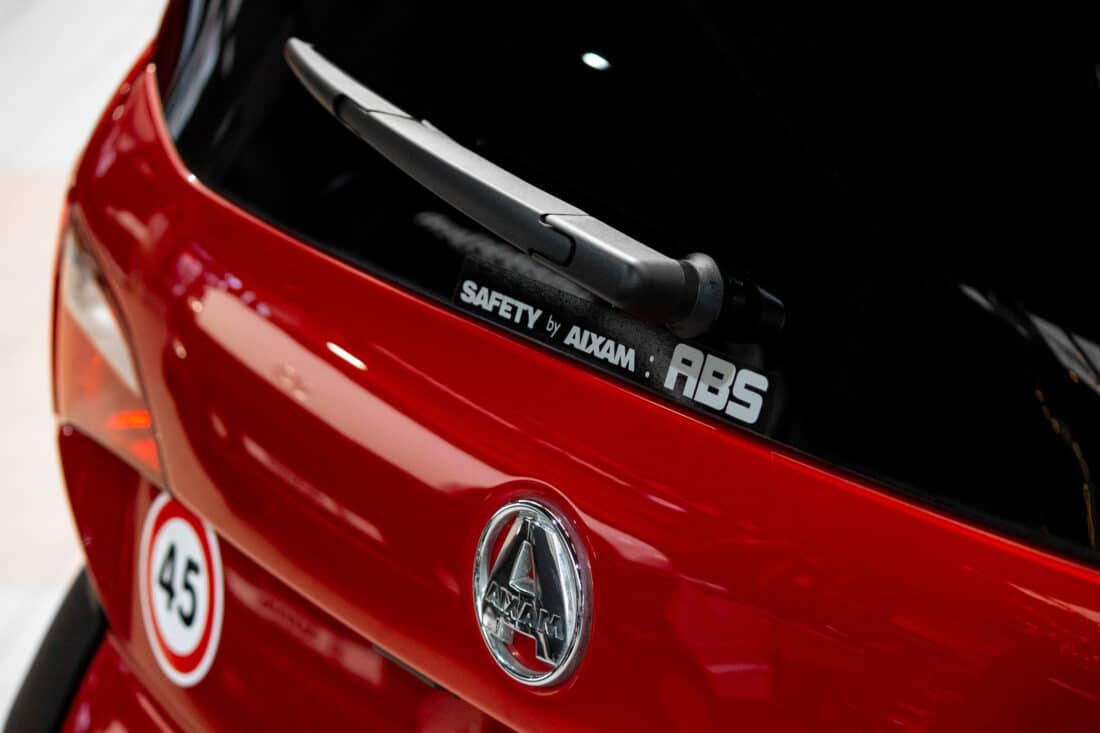 Aixam Crossover Premium Emotion Brommobiel Occasion Parelmoerrood Metallic