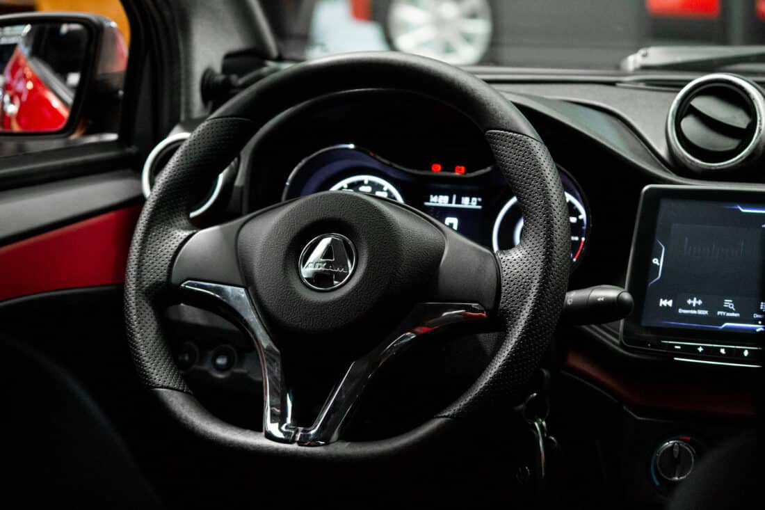 Aixam Crossover Premium Emotion Brommobiel Occasion Parelmoerrood Metallic