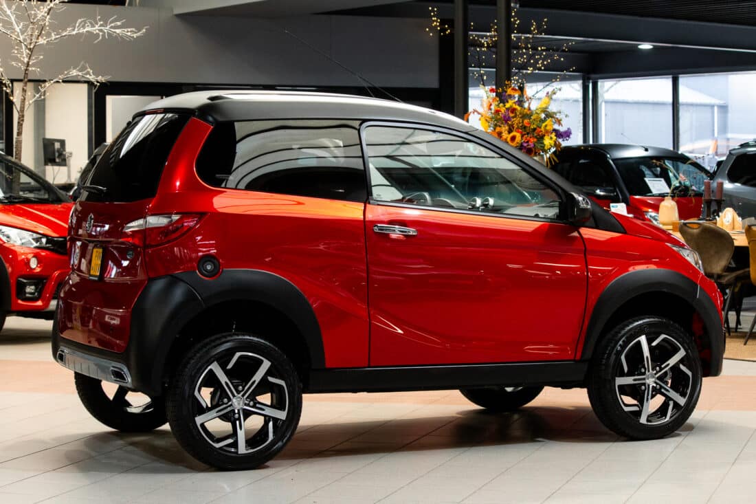 Aixam Crossover Premium Emotion 2021 Brommobiel Occasion Parelmoerrood Metallic