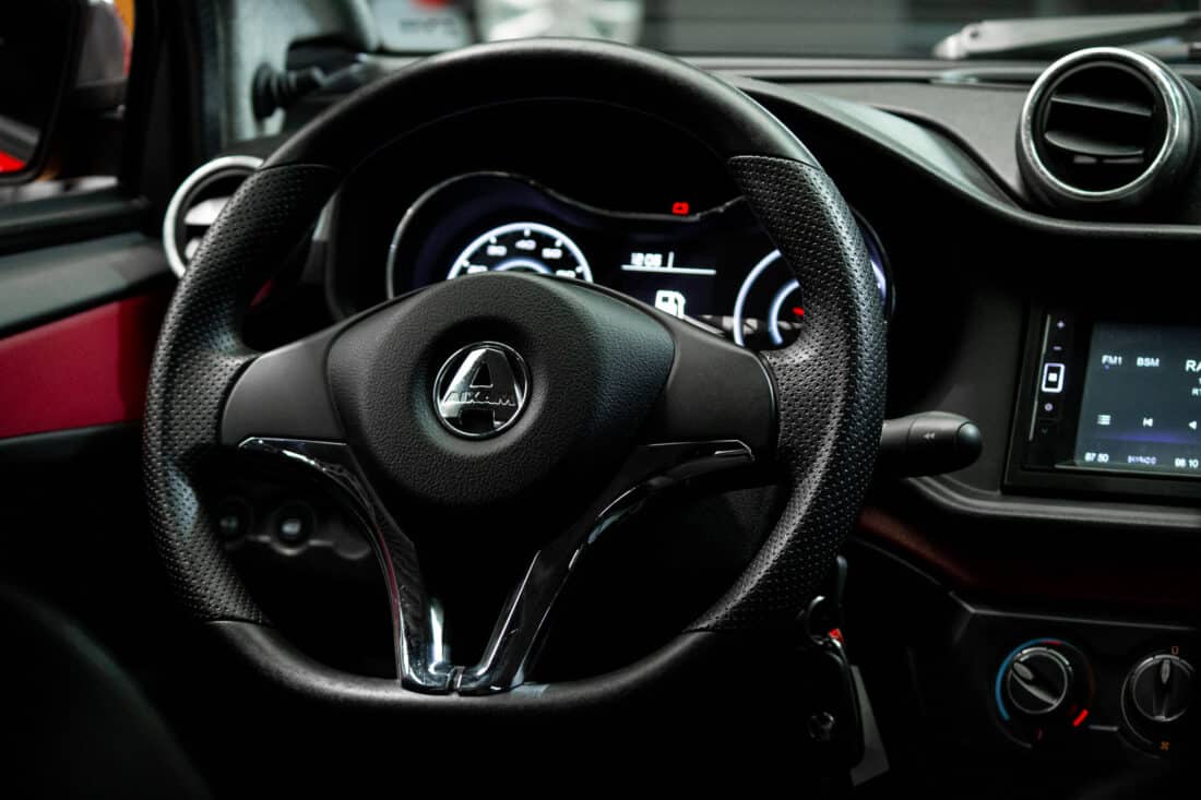 Aixam Crossover Premium Emotion 2021 Brommobiel Occasion Parelmoerrood Metallic