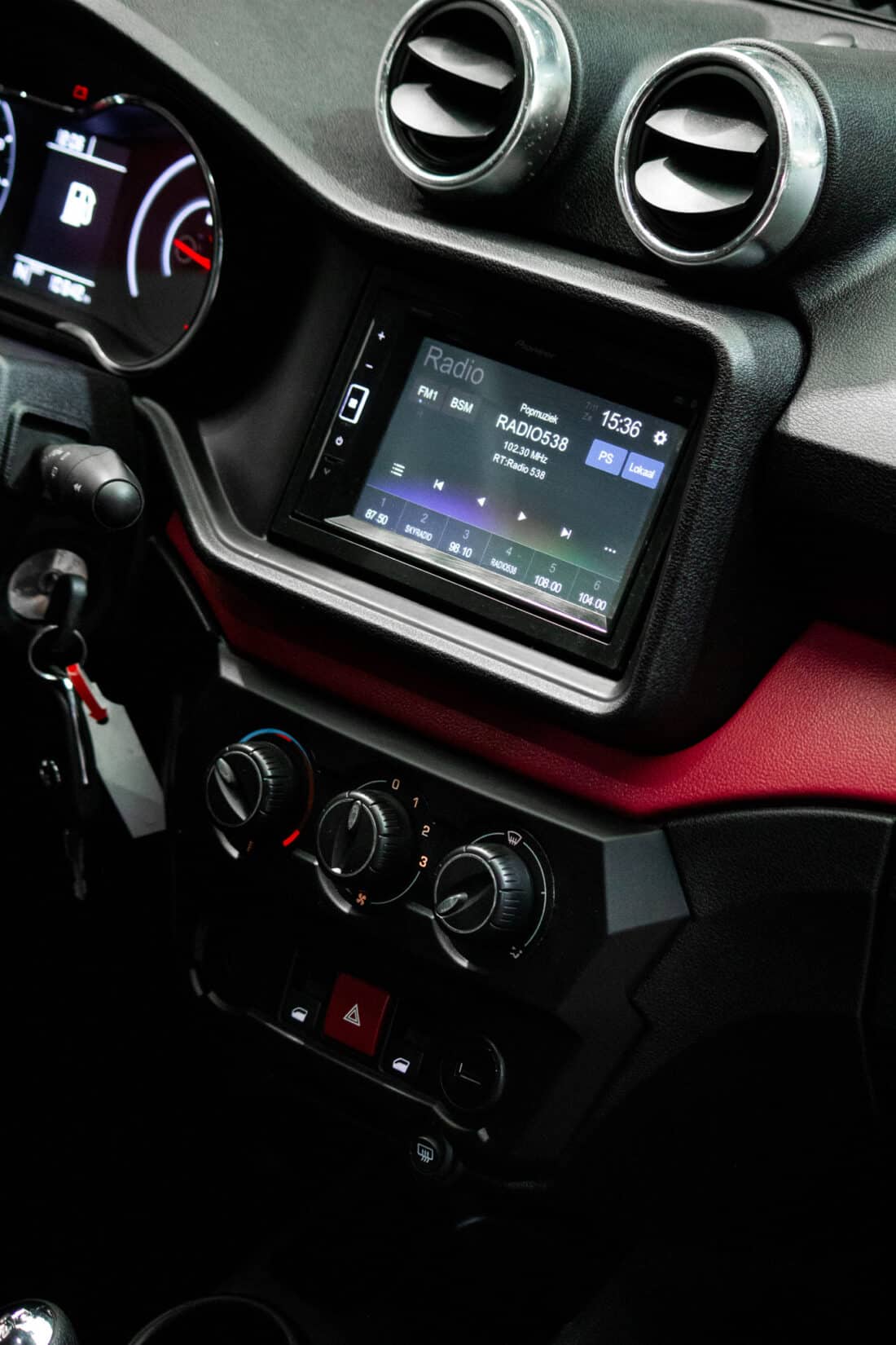 Aixam Crossover Premium Emotion 2021 Brommobiel Occasion Parelmoerrood Metallic