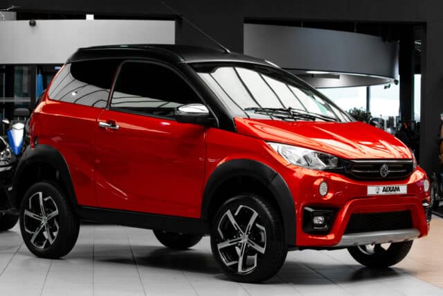 Aixam Crossover Premium Emotion 2023 Brommobiel Occasion Parelmoerrood Metallic