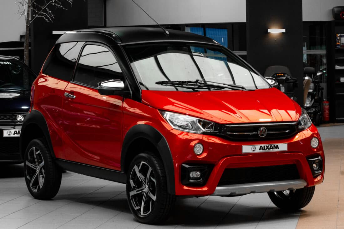 Aixam Crossover Premium Emotion 2023 Brommobiel Occasion Parelmoerrood Metallic