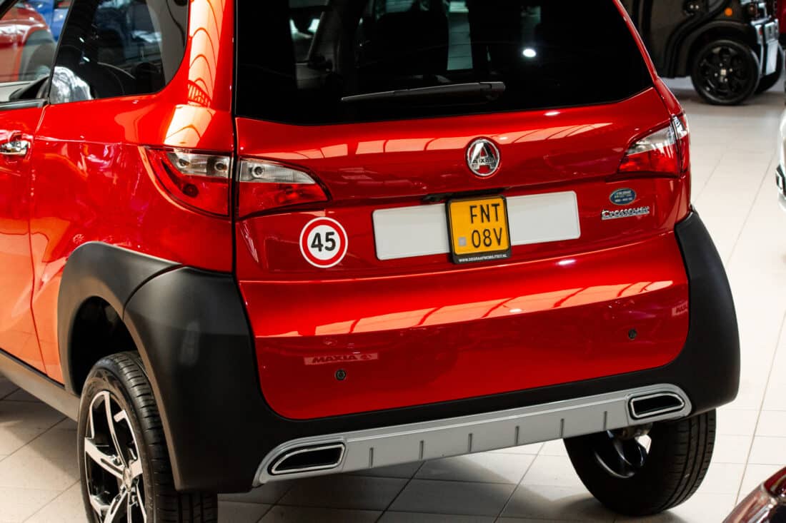 Aixam Crossover Premium Emotion 2023 Brommobiel Occasion Parelmoerrood Metallic