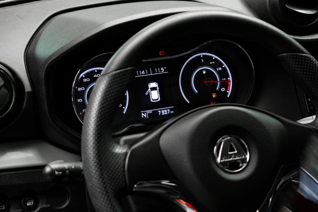 Aixam Crossover Premium Emotion 2023 Brommobiel Occasion Parelmoerrood Metallic