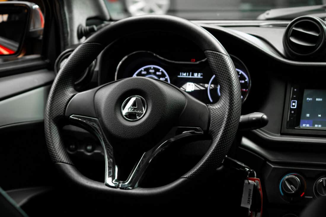 Aixam Crossover Premium Emotion 2023 Brommobiel Occasion Parelmoerrood Metallic