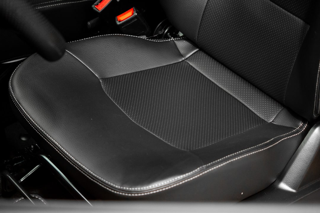 Aixam Crossover Premium Ambition E5 2025 Brommobiel Parelmoerrood Metallic Aixam Crossover Premium Ambition E5 2025 Brommobiel Parelmoerrood Metallic