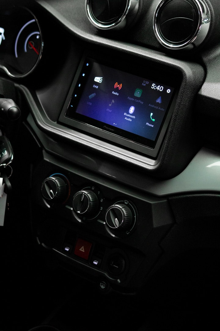 Aixam Crossover Premium Ambition E5 2025 Brommobiel Parelmoerrood Metallic Aixam Crossover Premium Ambition E5 2025 Brommobiel Parelmoerrood Metallic