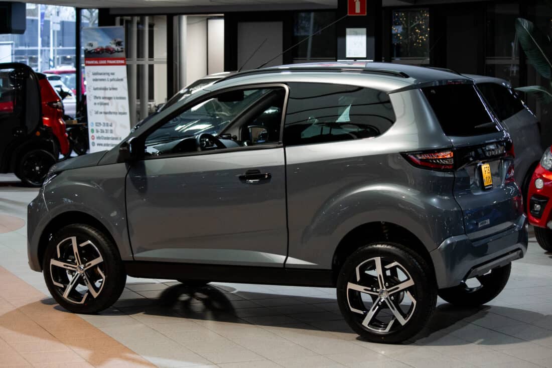 Aixam E Crossover Premium Ambition 2025 Brommobiel Occasion Titaniumgrijs Metallic 100 Elektrisch