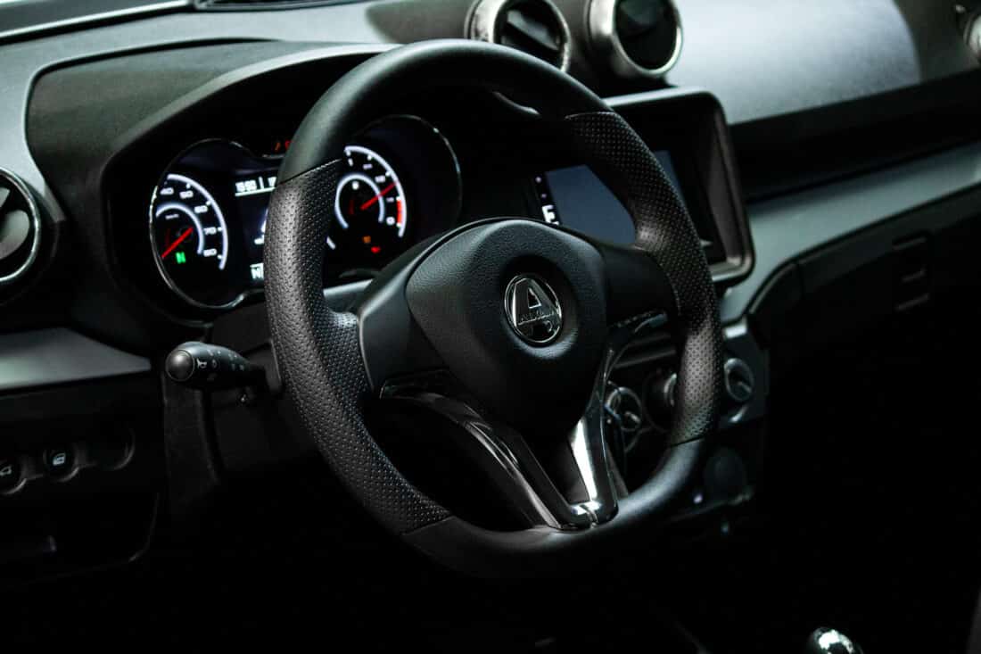 Aixam Crossover Premium Emotion 2023 Brommobiel Occasion Saffierblauw Metallic