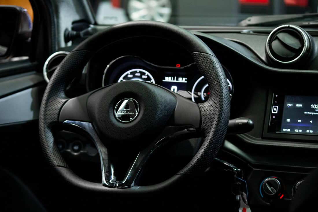 Aixam Crossover Premium Emotion 2023 Brommobiel Occasion Saffierblauw Metallic