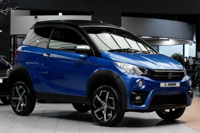 Aixam Crossover Premium Emotion 2021 Brommobiel Occasion Saffierblauw Metallic Airco