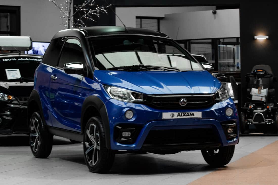 Aixam Crossover Premium Emotion 2021 Brommobiel Occasion Saffierblauw Metallic Airco Aixam Crossover Premium Emotion 2021 Brommobiel Occasion Saffierblauw Metallic Airco