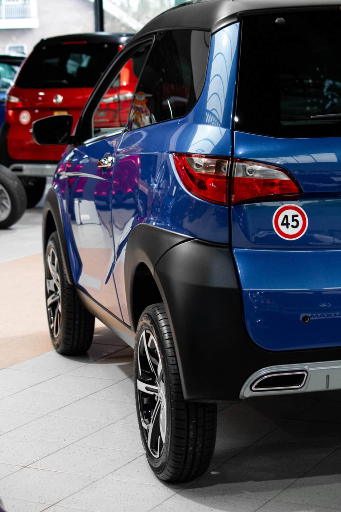 Aixam Crossover Premium Emotion 2021 Brommobiel Occasion Saffierblauw Metallic Airco Aixam Crossover Premium Emotion 2021 Brommobiel Occasion Saffierblauw Metallic Airco