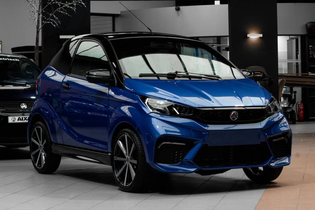 Aixam Coup Gti Emotion 2023 Brommobiel Occasion Saffierblauw Metallic Aixam Coup Gti Emotion 2023 Brommobiel Occasion Saffierblauw Metallic