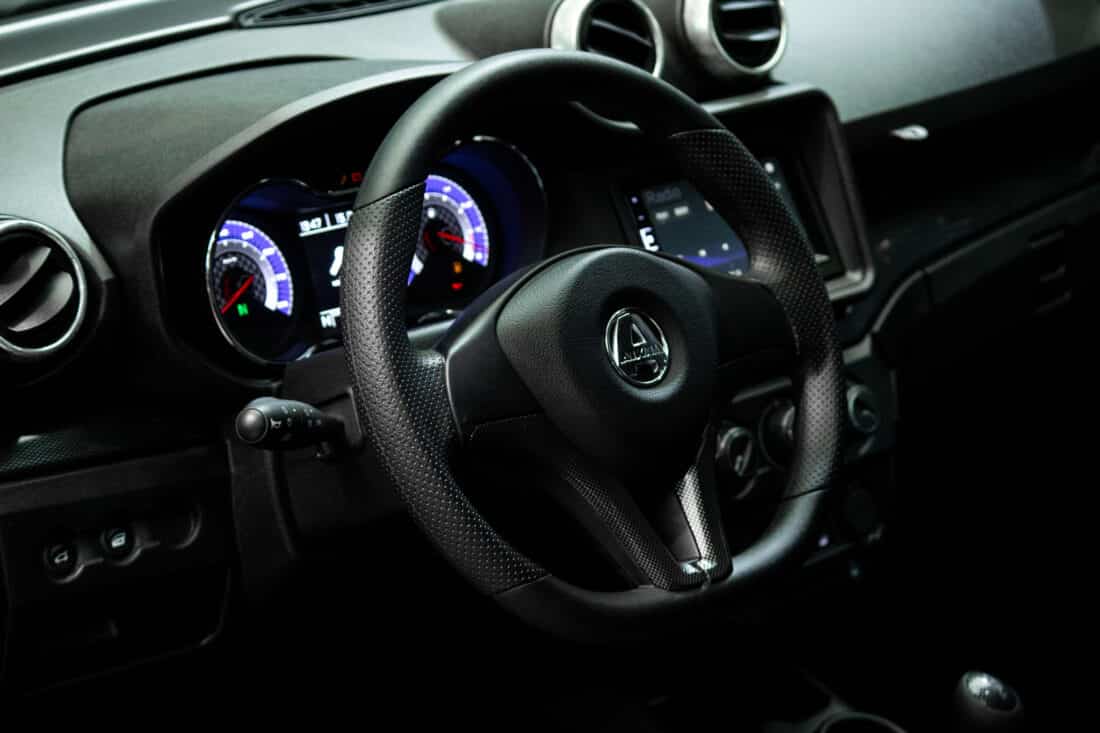 Aixam Coup Gti Emotion 2023 Brommobiel Occasion Saffierblauw Metallic Aixam Coup Gti Emotion 2023 Brommobiel Occasion Saffierblauw Metallic