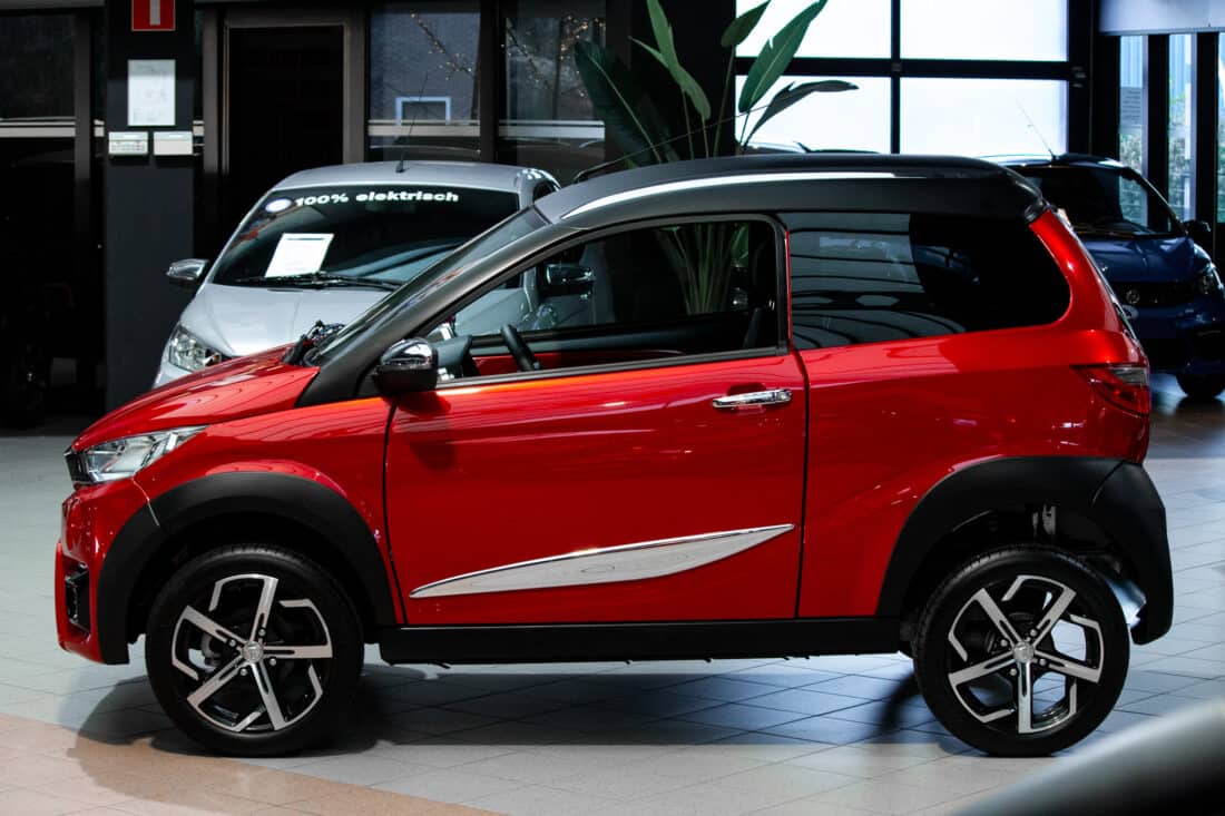 Aixam E Crossover Premium Emotion 2024 Brommobiel Occasion Parelmoerrood Metallic 100 Elektrisch