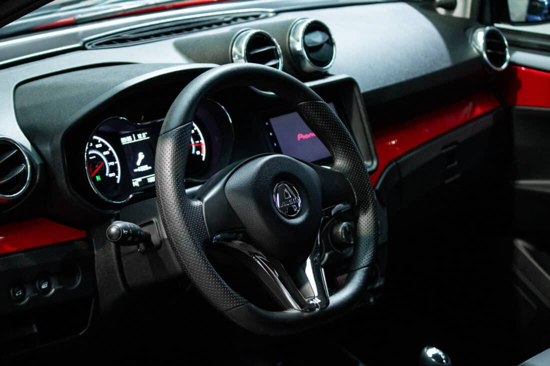 Aixam E Crossover Premium Emotion 2024 Brommobiel Occasion Parelmoerrood Metallic 100 Elektrisch