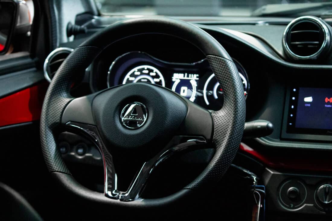 Aixam E Crossover Premium Emotion 2024 Brommobiel Occasion Parelmoerrood Metallic 100 Elektrisch