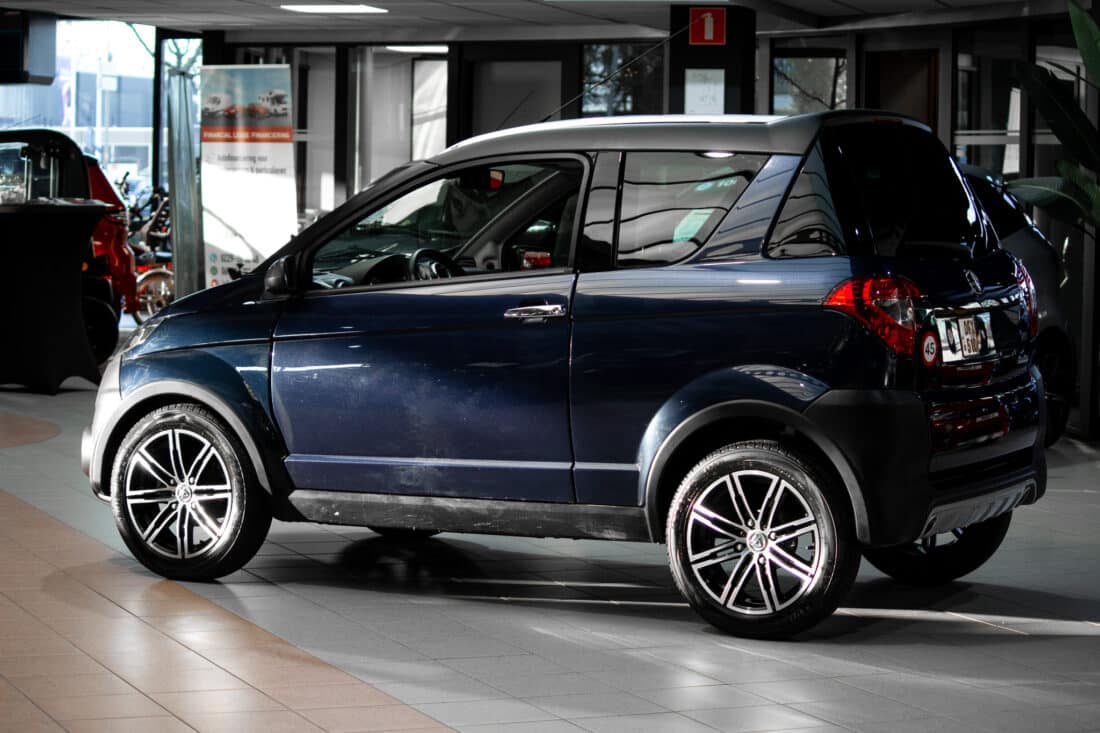 Aixam Crossline Sensation 2016 Brommobiel Occasion Marineblauw Metallic