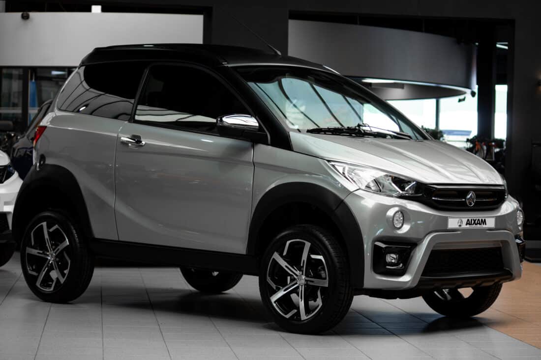 Aixam Crossover Premium Emotion 2021 Brommobiel Occasion Zilvergrijs Metallic