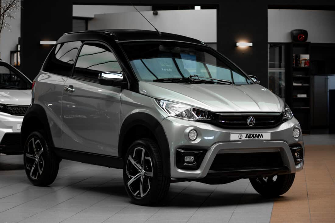 Aixam Crossover Premium Emotion 2021 Brommobiel Occasion Zilvergrijs Metallic