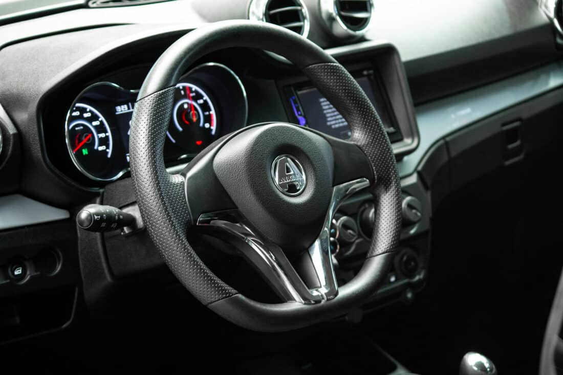 Aixam Crossover Premium Emotion 2021 Brommobiel Occasion Zilvergrijs Metallic