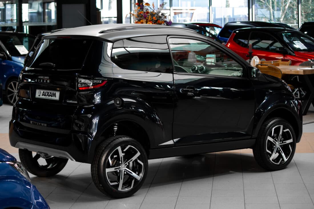 Aixam Crossover Premium Ambition E5 2026 Brommobiel Zwart Metallic