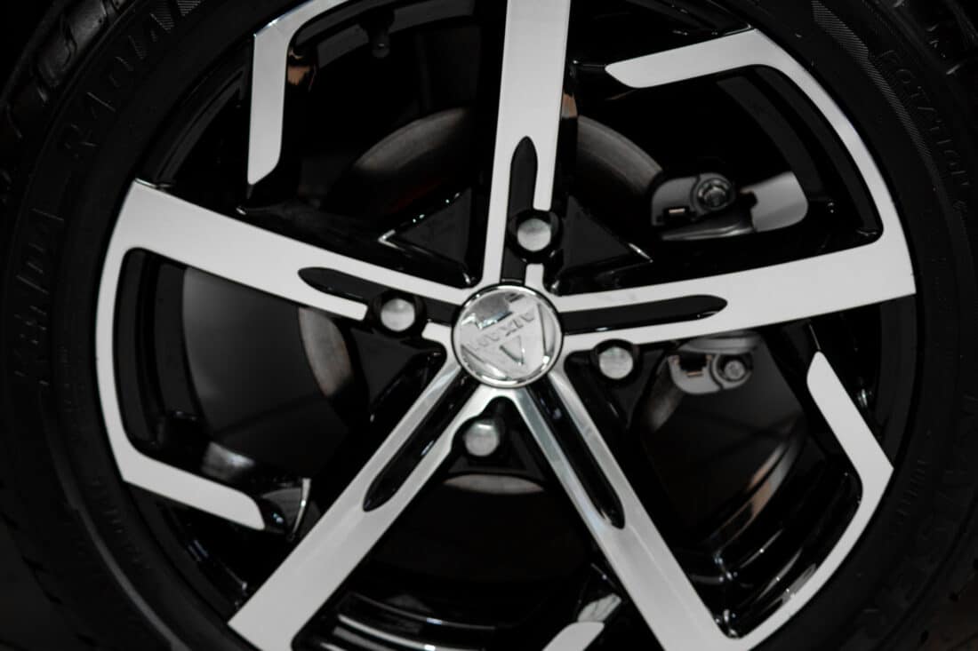 Aixam E Crossover Premium Ambition 2025 Brommobiel Occasion Parelmoerrood Metallic 100 Elektrisch