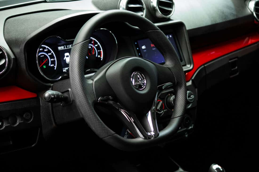 Aixam E Crossover Premium Ambition 2025 Brommobiel Occasion Parelmoerrood Metallic 100 Elektrisch