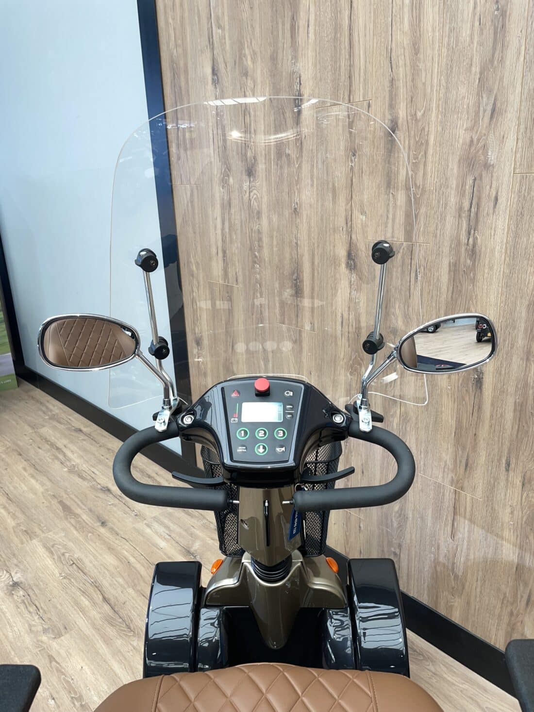 Life Amp Mobility Solo 4 Elegance Scootmobiel Life Amp Mobility Solo 4 Elegance Scootmobiel