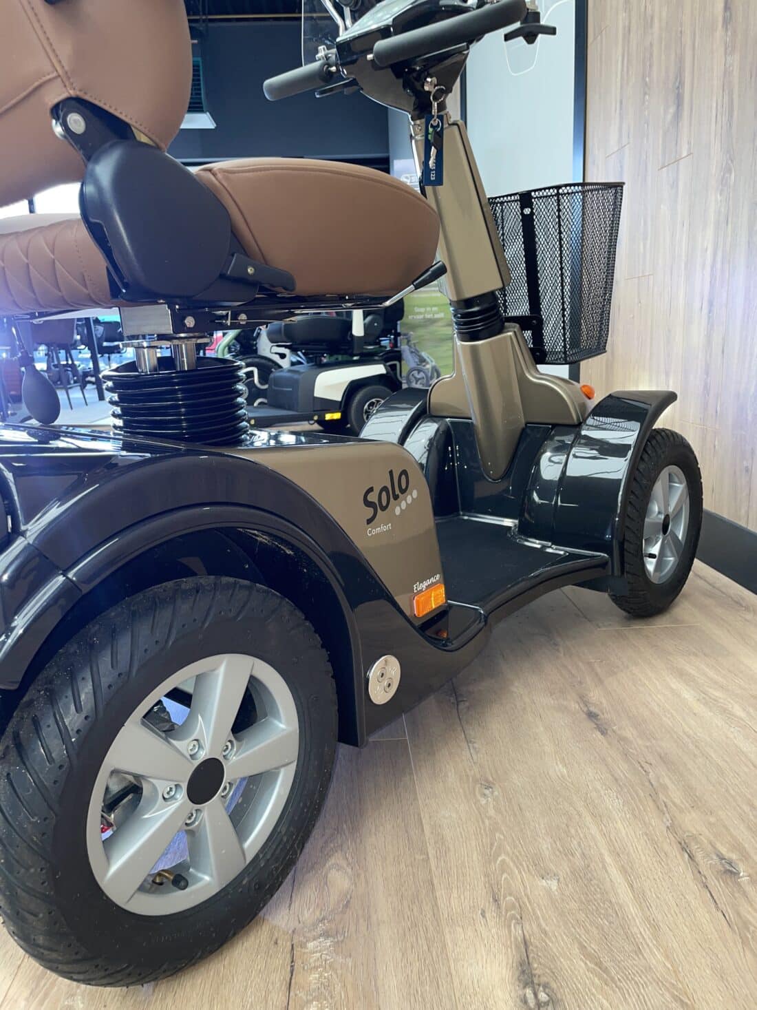 Life Amp Mobility Solo 4 Elegance Scootmobiel Life Amp Mobility Solo 4 Elegance Scootmobiel