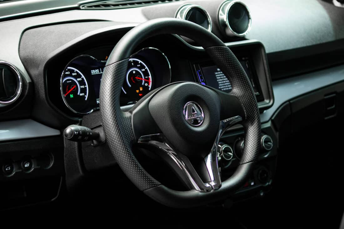 Aixam Crossover Premium Emotion 2021 Brommobiel Occasion Marineblauw Metallic