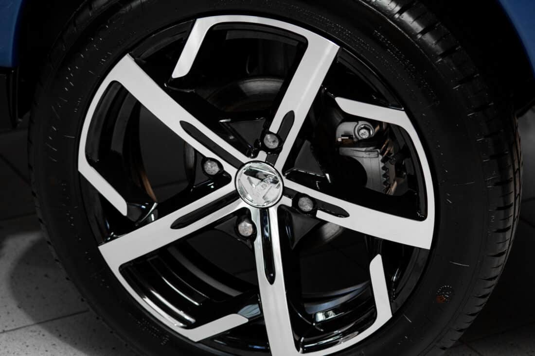 Aixam Crossover Premium Ambition 2024 11 Brommobiel Occasion Saffierblauw Metallic Airco