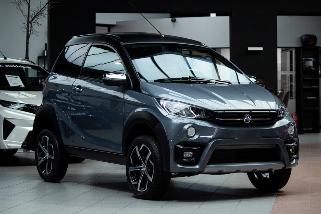 Aixam Crossover Premium Emotion 2021 Brommobiel Occasion Titaniumgrijs Metallic