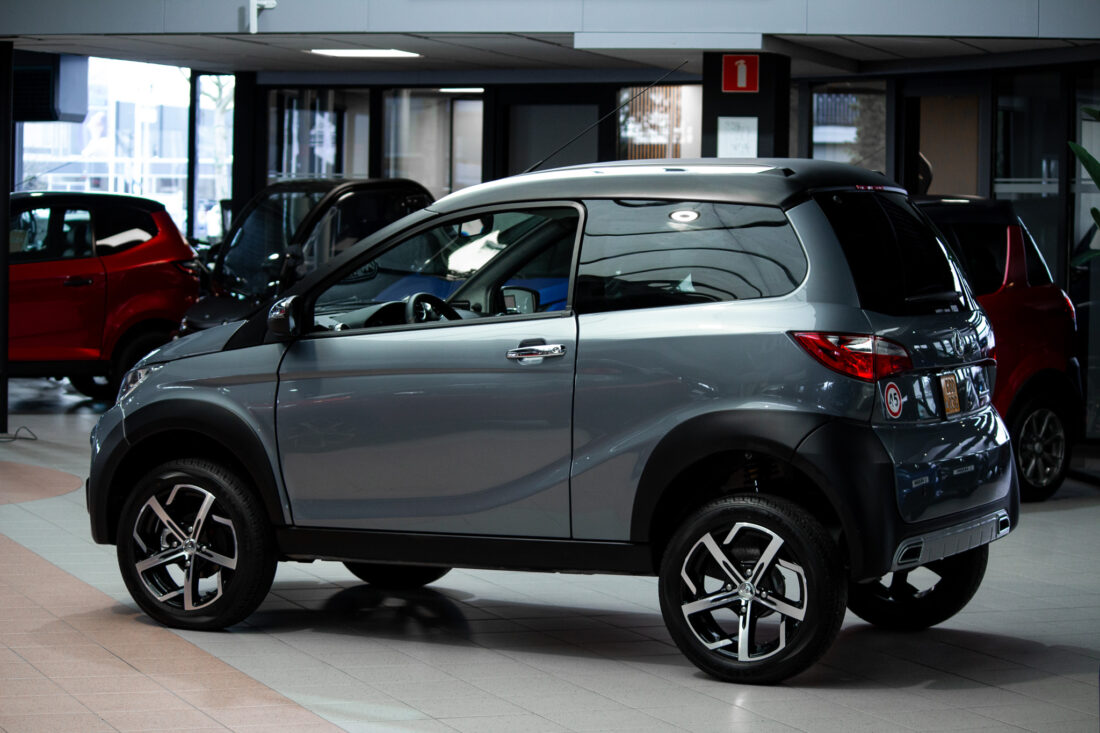 Aixam Crossover Premium Emotion 2021 Brommobiel Occasion Titaniumgrijs Metallic