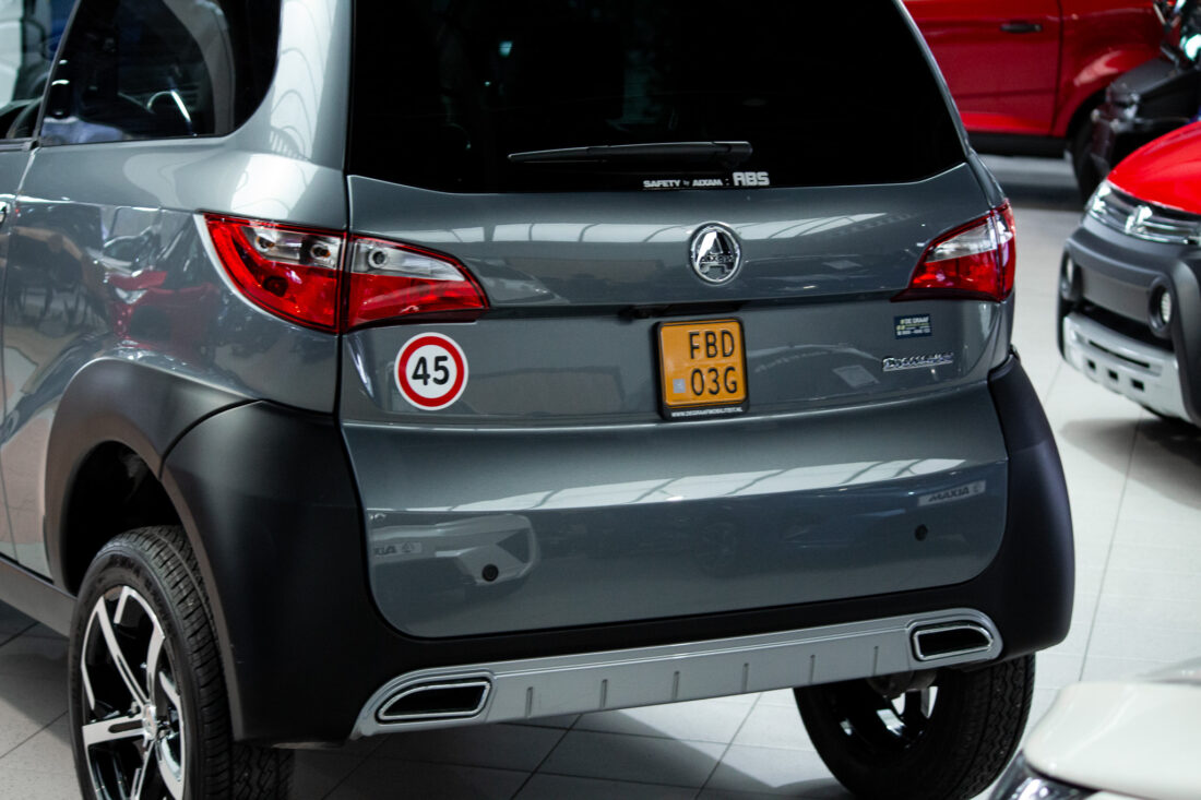 Aixam Crossover Premium Emotion 2021 Brommobiel Occasion Titaniumgrijs Metallic