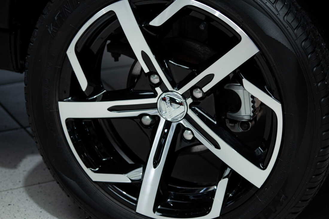 Aixam Crossover Premium Emotion 2021 Brommobiel Occasion Titaniumgrijs Metallic