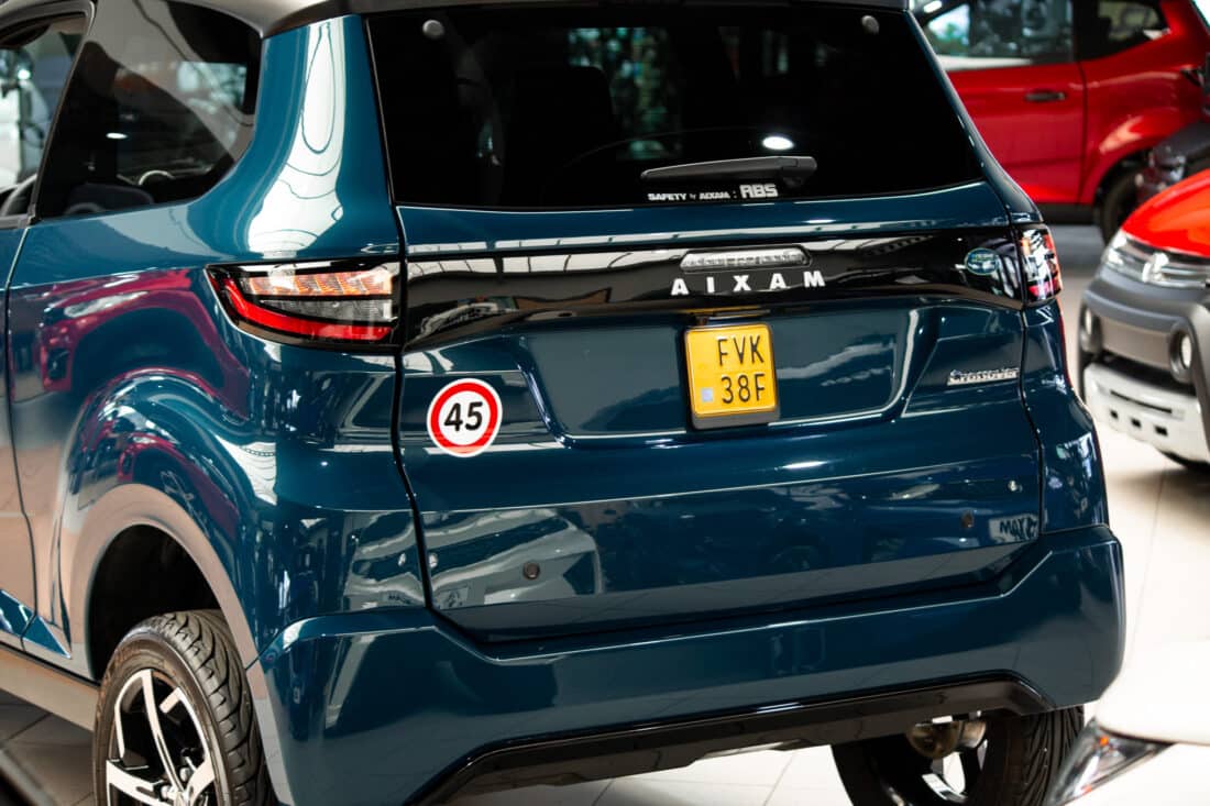 Aixam Crossover Premium Ambition 2025 Brommobiel Occasion Mallardblauw Metallic