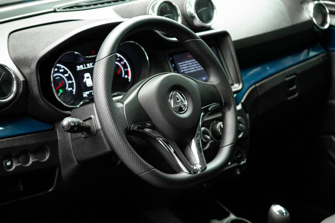 Aixam Crossover Premium Ambition 2025 Brommobiel Occasion Mallardblauw Metallic