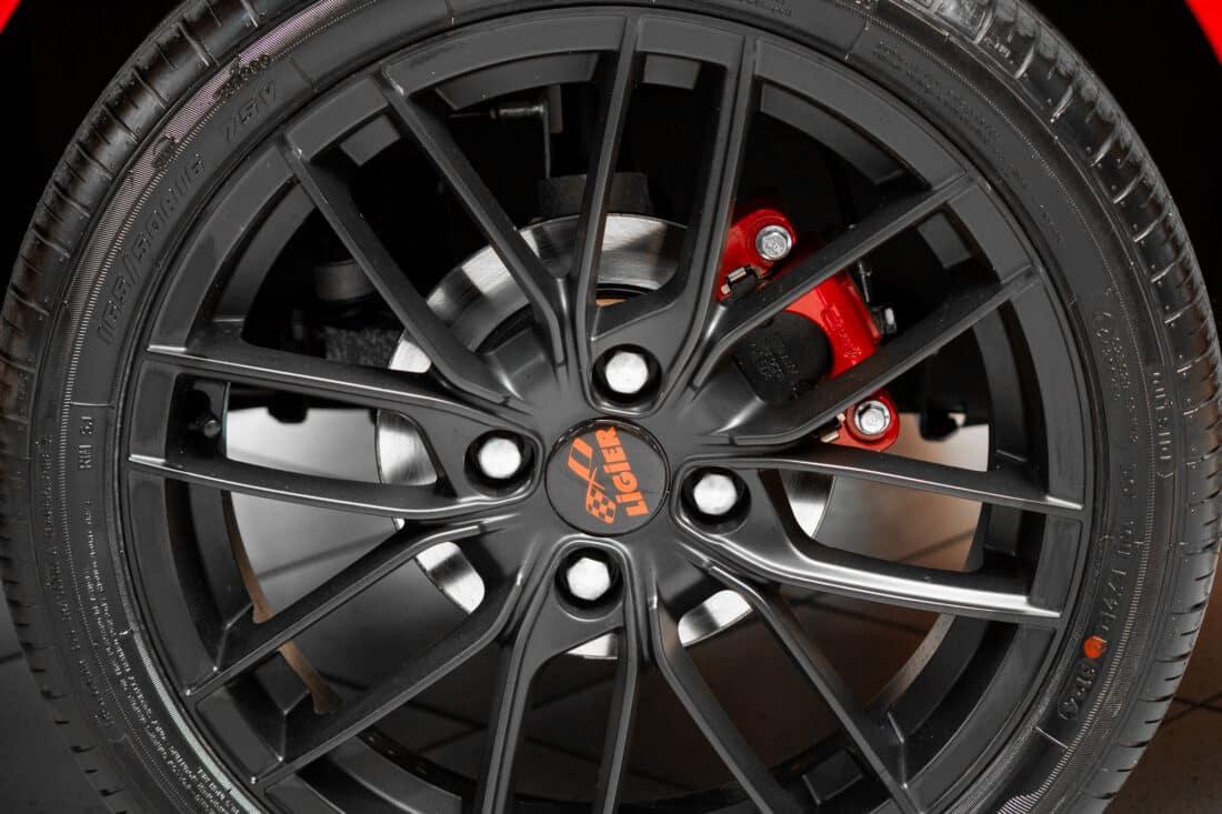 Ligier Js50 Ultimate 2026 Elektrische Brommobiel Toledo Rood Metallic