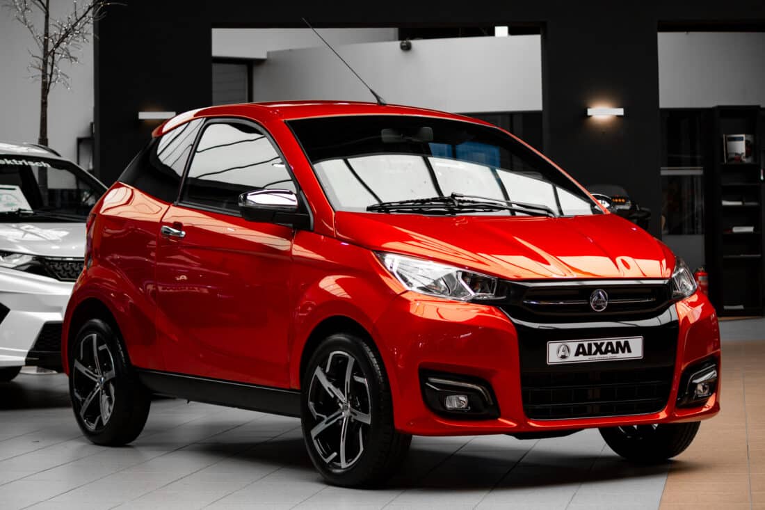 Aixam Coupe Premium Emotion 2022 Brommobiel Occasion Parelmoerrood Metallic