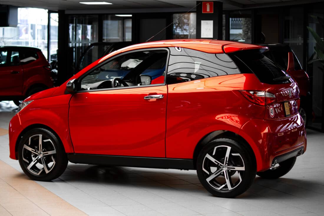 Aixam Coupe Premium Emotion 2022 Brommobiel Occasion Parelmoerrood Metallic