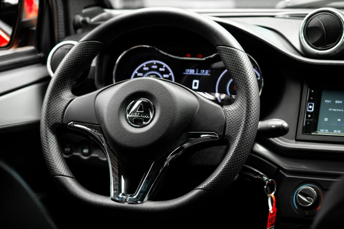 Aixam Coupe Premium Emotion 2022 Brommobiel Occasion Parelmoerrood Metallic