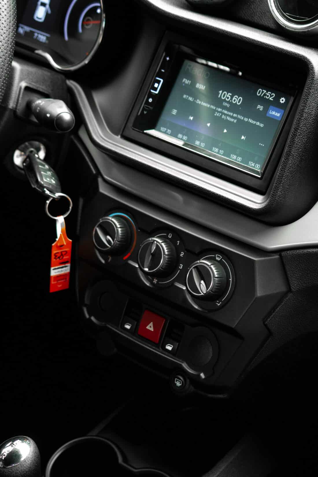 Aixam Coupe Premium Emotion 2022 Brommobiel Occasion Parelmoerrood Metallic