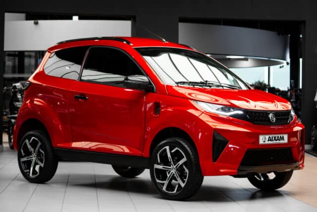 Aixam E Crossover Premium Ambition 2025 Elektrische Brommobiel Occasion Parelmoerrood Metallic