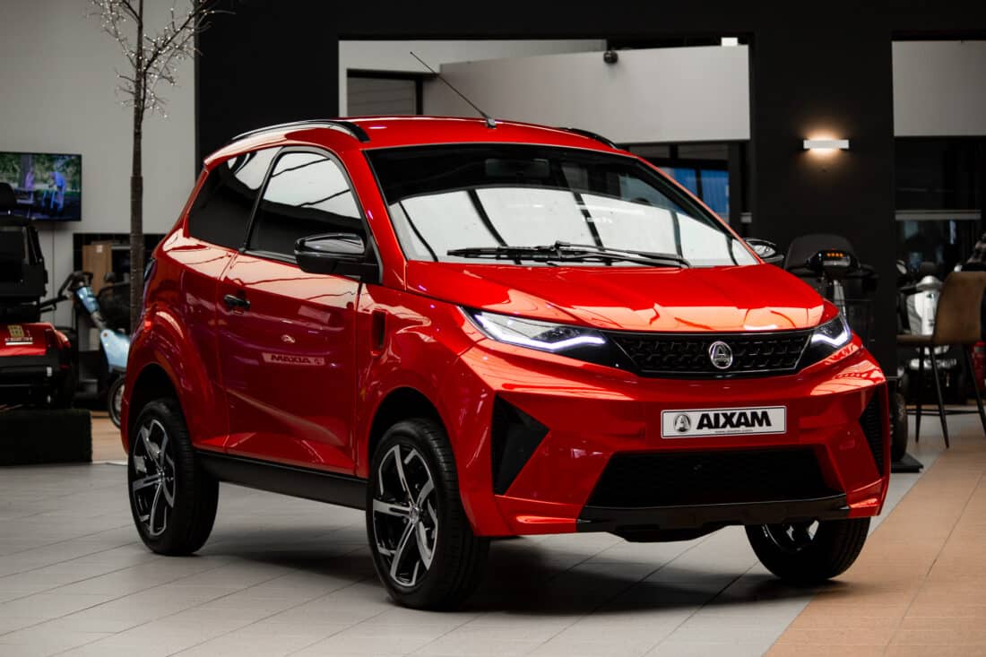 Aixam E Crossover Premium Ambition 2025 Elektrische Brommobiel Occasion Parelmoerrood Metallic