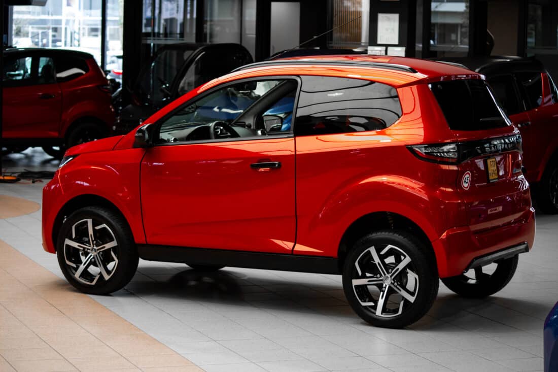 Aixam E Crossover Premium Ambition 2025 Elektrische Brommobiel Occasion Parelmoerrood Metallic